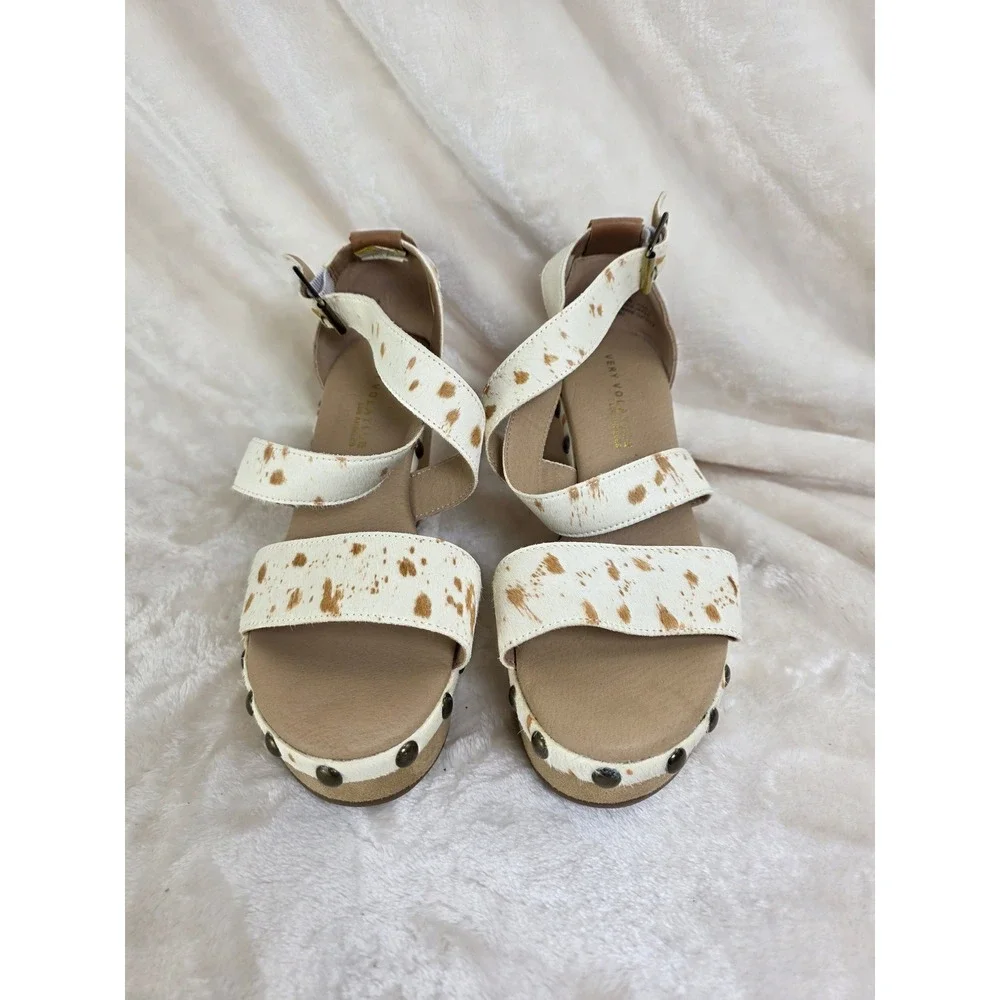 VERY VOLATILE Wedge Sandals White Brown Cowhide Studded Ankle Strap Women Size 9